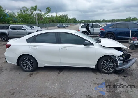 2024 Kia Forte Gt-Line z USA, uszkodzony, nr VIN 3KPF54AD7RE805261